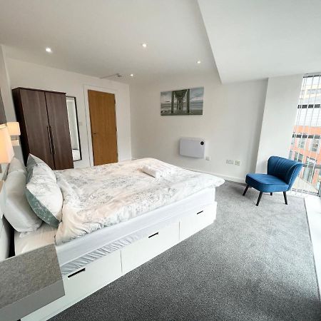 The Works-Fresh 2Bed In Centre, Opposite Arndale. Apartment Манчестър Екстериор снимка