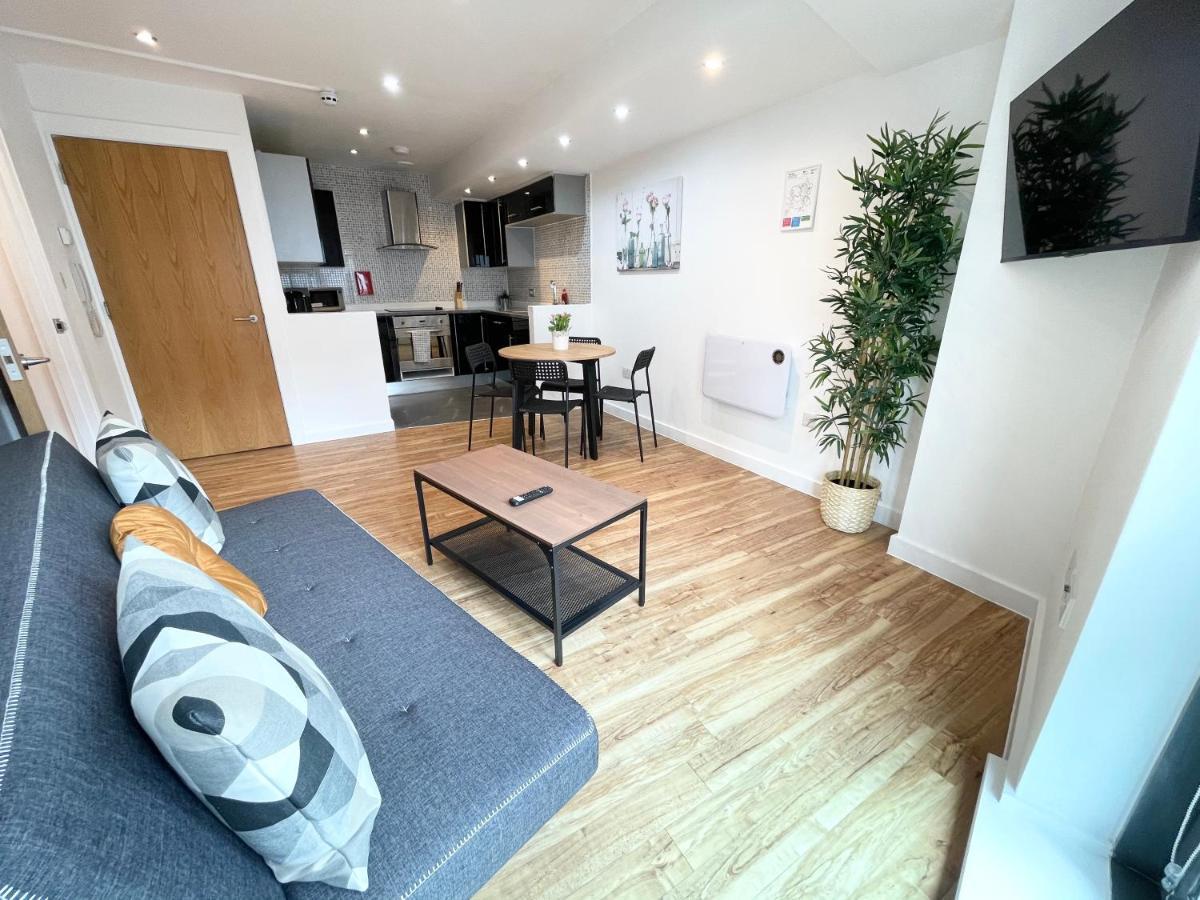 The Works-Fresh 2Bed In Centre, Opposite Arndale. Apartment Манчестър Екстериор снимка