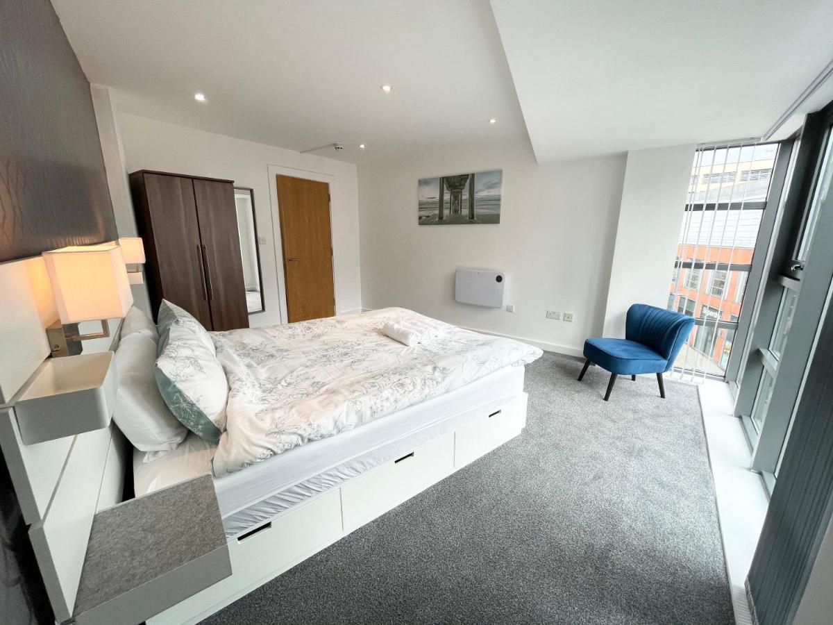 The Works-Fresh 2Bed In Centre, Opposite Arndale. Apartment Манчестър Екстериор снимка