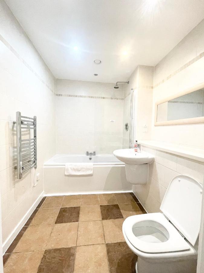The Works-Fresh 2Bed In Centre, Opposite Arndale. Apartment Манчестър Екстериор снимка