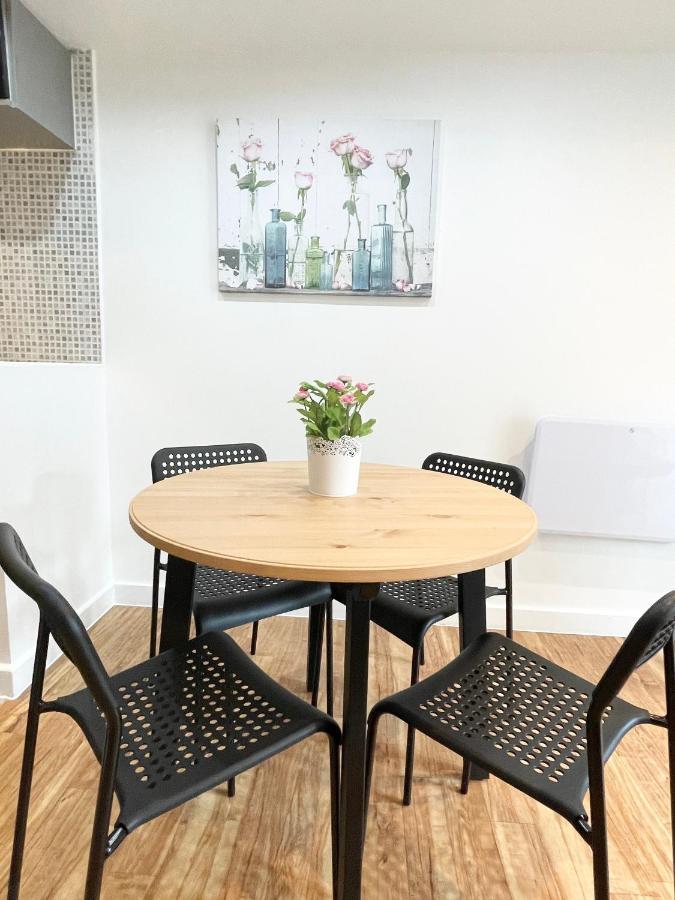 The Works-Fresh 2Bed In Centre, Opposite Arndale. Apartment Манчестър Екстериор снимка